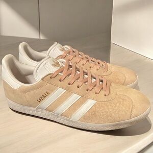 Adidas Gazelle Mens Size 9.5 Magic Beige / Light Peach
